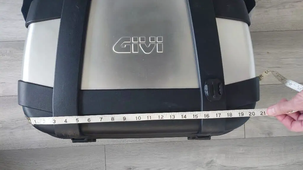 measuring external back width of givi trekker top box